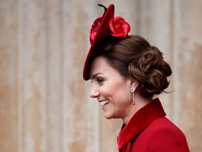 How to Choose the Perfect Elegant Church Hat for Any Occasion
